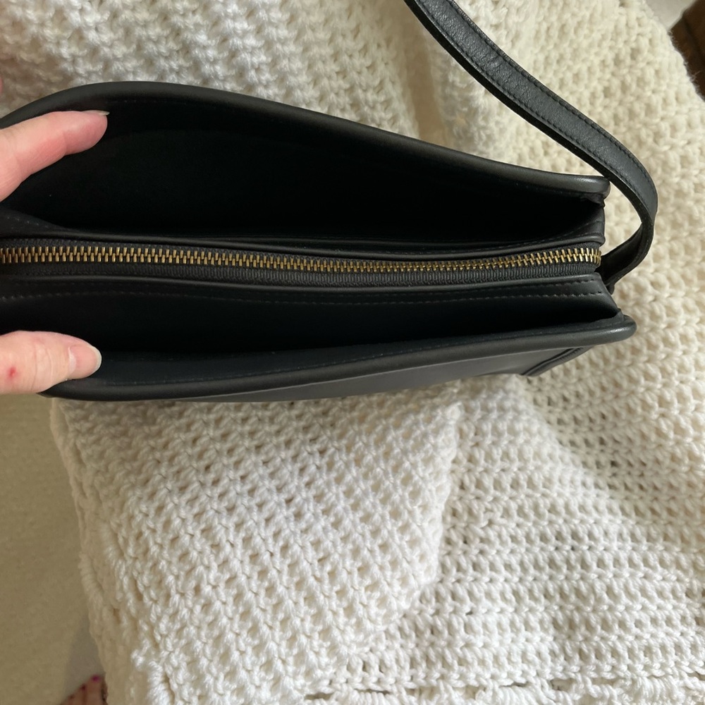 Coach… Vintage black Coach! Super clean❗️ - Picture 5 of 9